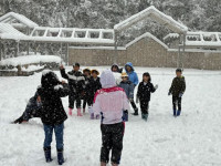 雪遊び３
